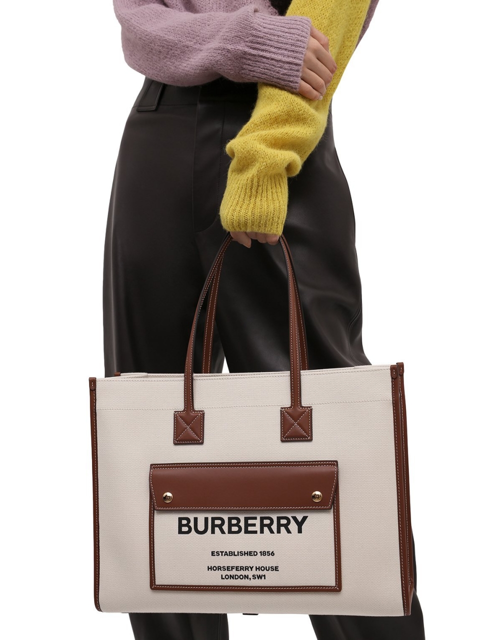 Большая сумка-тоут Burberry Freya из кожи и парусины с принтом Horseferry